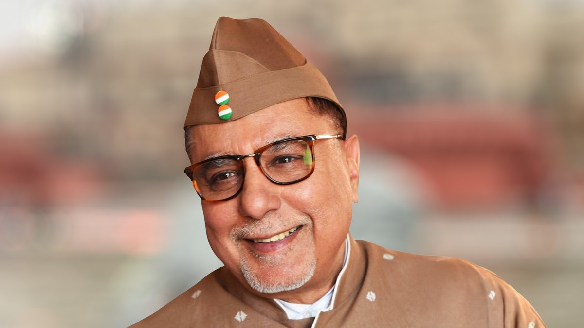 barandbench's tweet photo. BREAKING: Five-member NCLT bench stays the August 25 order approving Subhash Chandra’s ₹6.25 crore repayment plan.

The Bench says no clear majority view exists and restrains Chandra from alienating any property, directly or indirectly. Notices issued to all parties. https://t.co/cWb6jrpcBI