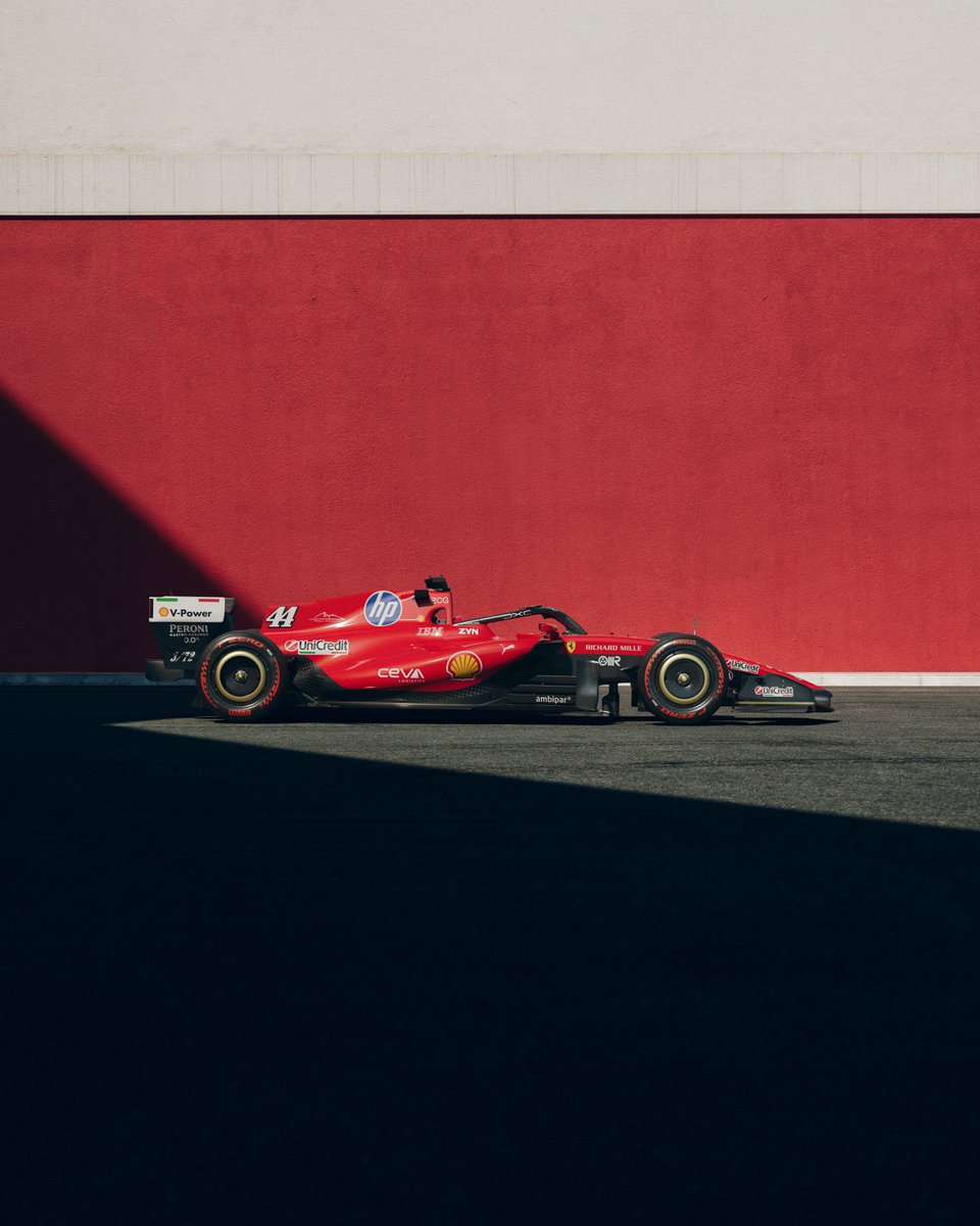 EstagiariodaF1's tweet photo. a Ferrari revelou a pintura que usará em Monza neste fim de semana em homenagem a Michael Schumacher (inspirada no carro de 1996, da primeira vitória do alemão com a equipe italiana)

QUE COISA LINDA 🥹 https://t.co/QJWhdOmAmZ