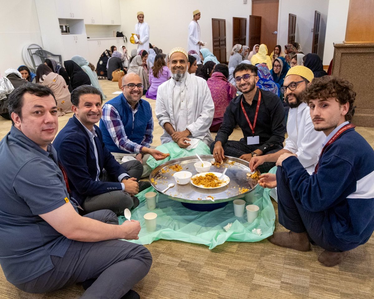 Bohras_USA's tweet photo. Members of @TheIsmailiUSA community recently visited the #Houston #DawoodiBohra community, where they were introduced to Dawoodi Bohra culture, shared a traditional meal, and learned about @ProjectRiseDB initiatives serving the wider community.

We’re grateful for the visit and look forward to welcoming them again soon!