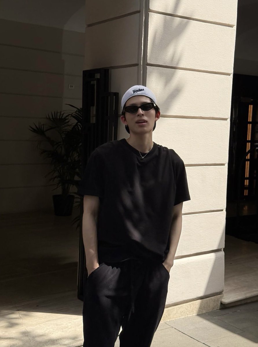 Kookgiigie's tweet photo. ชั้นต้องหยุดหายใจเพราะเทอ🫣
ปอนด์ๆ หล่อมากนะเว้ยยย!!!! 
#ppnaravit https://t.co/ZU8WdEOEY5