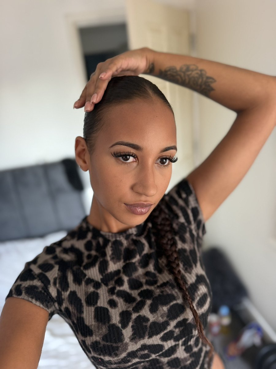 QueenTayPay's tweet photo. Face card never declines https://t.co/UVXFjJ7Eqz