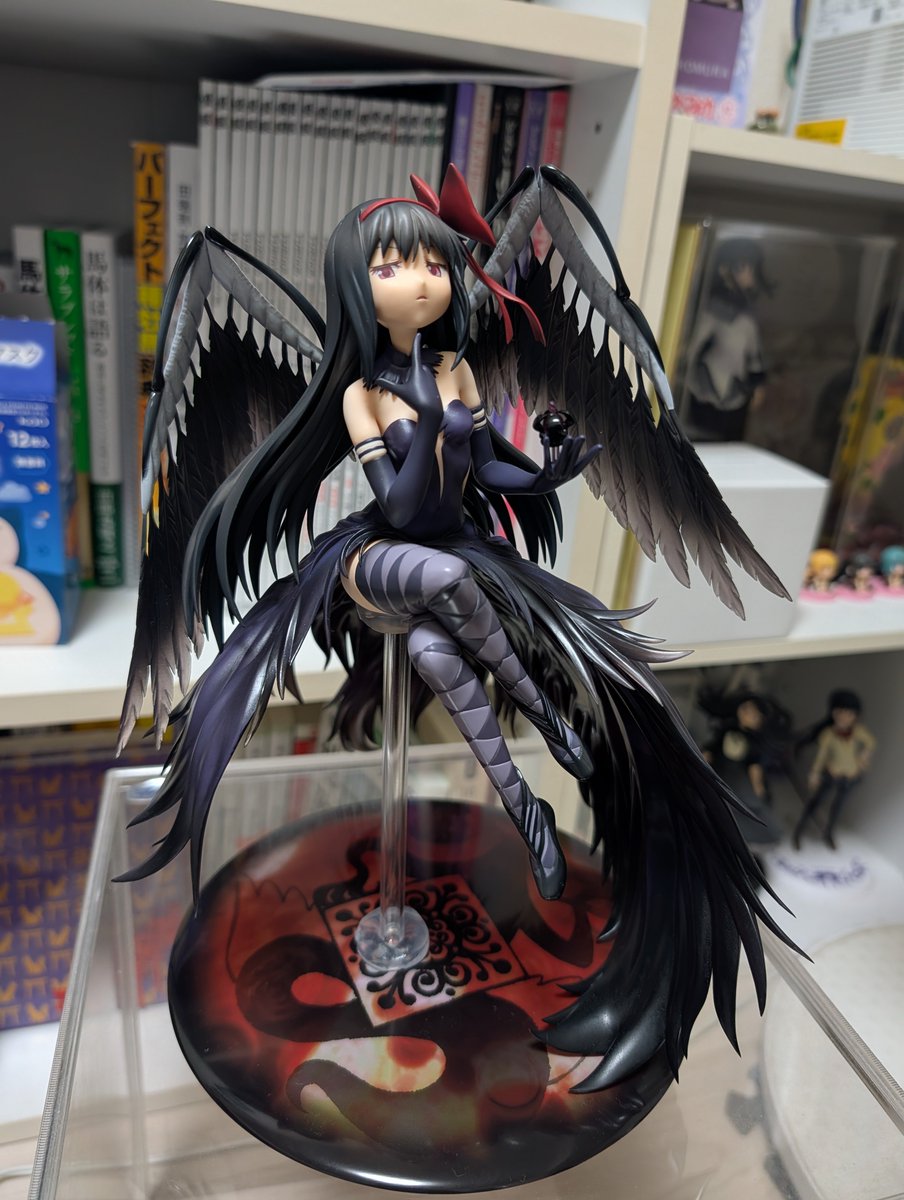 SaKu_ko_1's tweet photo. アニプレの悪魔ほむらのフィギュアが凄い傾いてて、プラパイプとおゆまるで傾き防止のスタンド作製。
クリアやし目立ちにくいやろ。 https://t.co/qkjoS3XbWC