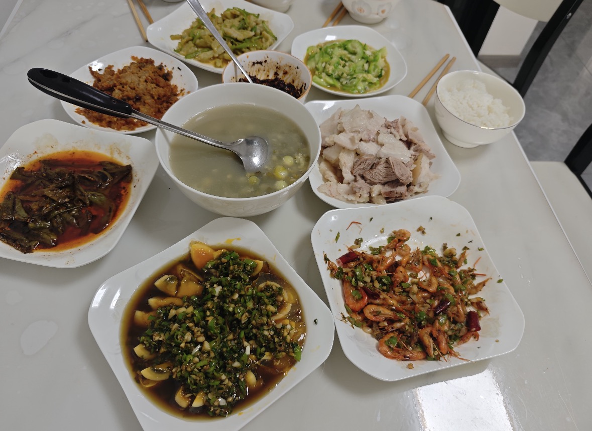 07081314's tweet photo. 我爱做饭，可是爱好如果变成任务的话，热爱就消失了 https://t.co/YPmxtnalWC