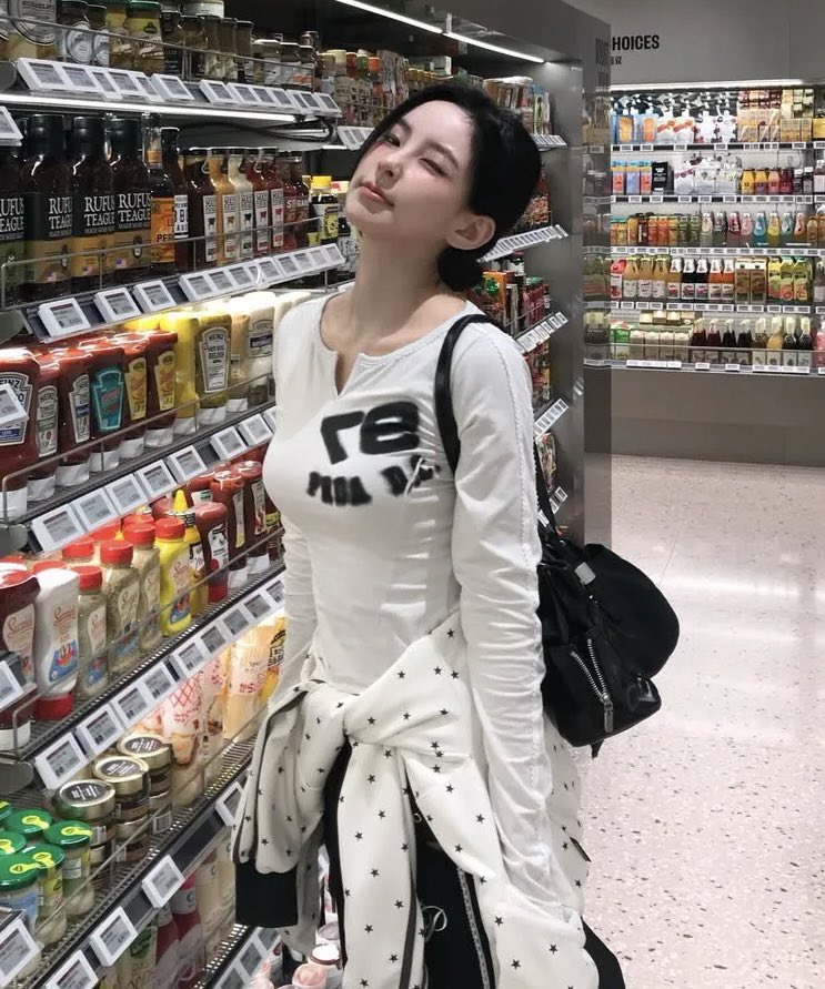 prevnseoul's tweet photo. ꒰ Pre ꒱ Prenda ˚⟡˖ 👩🏻💻🩶🎧🪽⋆.˚
lace neck button dot & button long sleeve
★ ลด 58% เหลือ 790.- ส่งฟรี (มัดจำ 400.-)
🛩️ ส่งกลับแอร์ ♡ รับพรีจนกว่าคูปองจะหมดค่ะ
#prenda #เสื้อprenda #พรีออเดอร์เกาหลี https://t.co/ETaQKxvycO