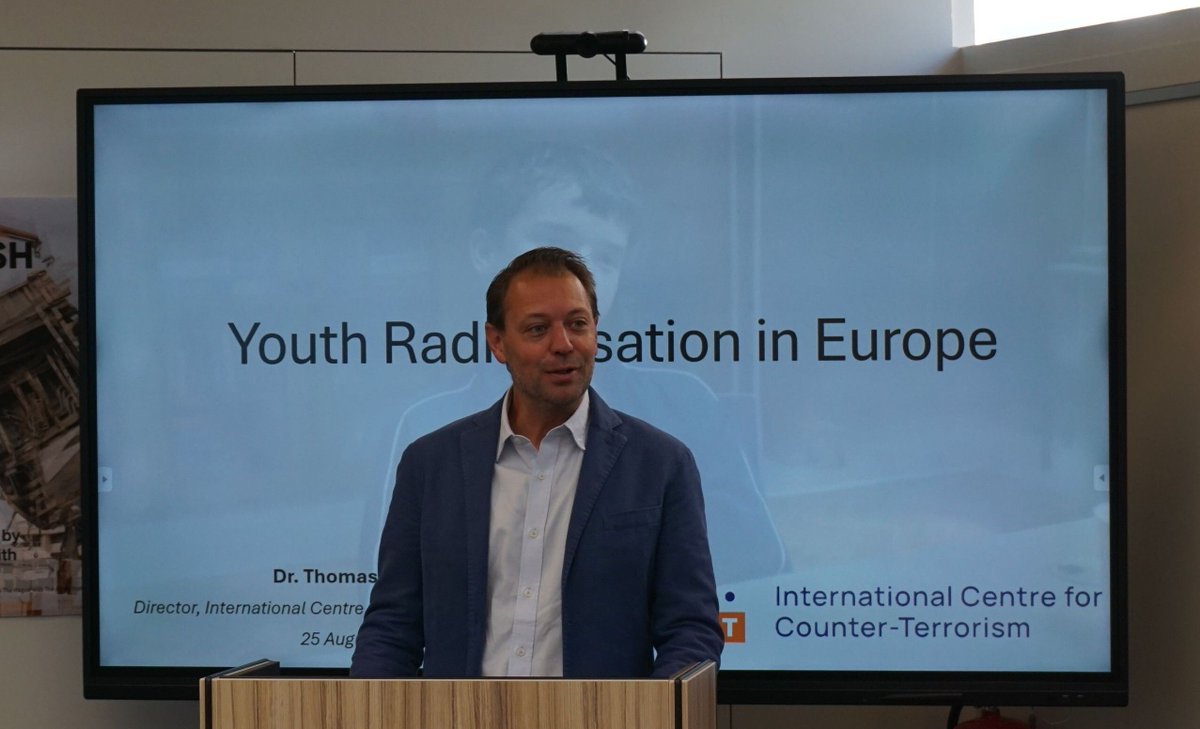 ICCT_TheHague's tweet photo. 16th edition of our Summer Programme on Counter-Terrorism wrapped up last week, with @AsserInstituut: 34 practitioners, one week, and a lineup of genuinely insightful talks on today's pressing CT challenges. Thanks to all involved! 🎓
#CounterTerrorism #ICCT https://t.co/IdS0Ur8Gh2