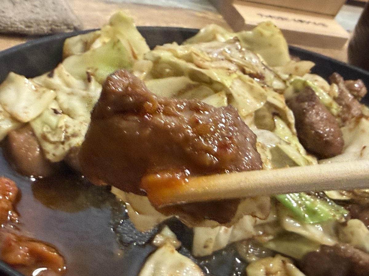 mesotabi's tweet photo. 長崎市民！！！いますぐ！！！浜の町の三八ラーメンのとこ！！！オイシイ屋さんができてる！！！！！！博多鉄板焼肉超うまい！！！！！！！！きて！！！！！！！ https://t.co/5i8GpI0BH6