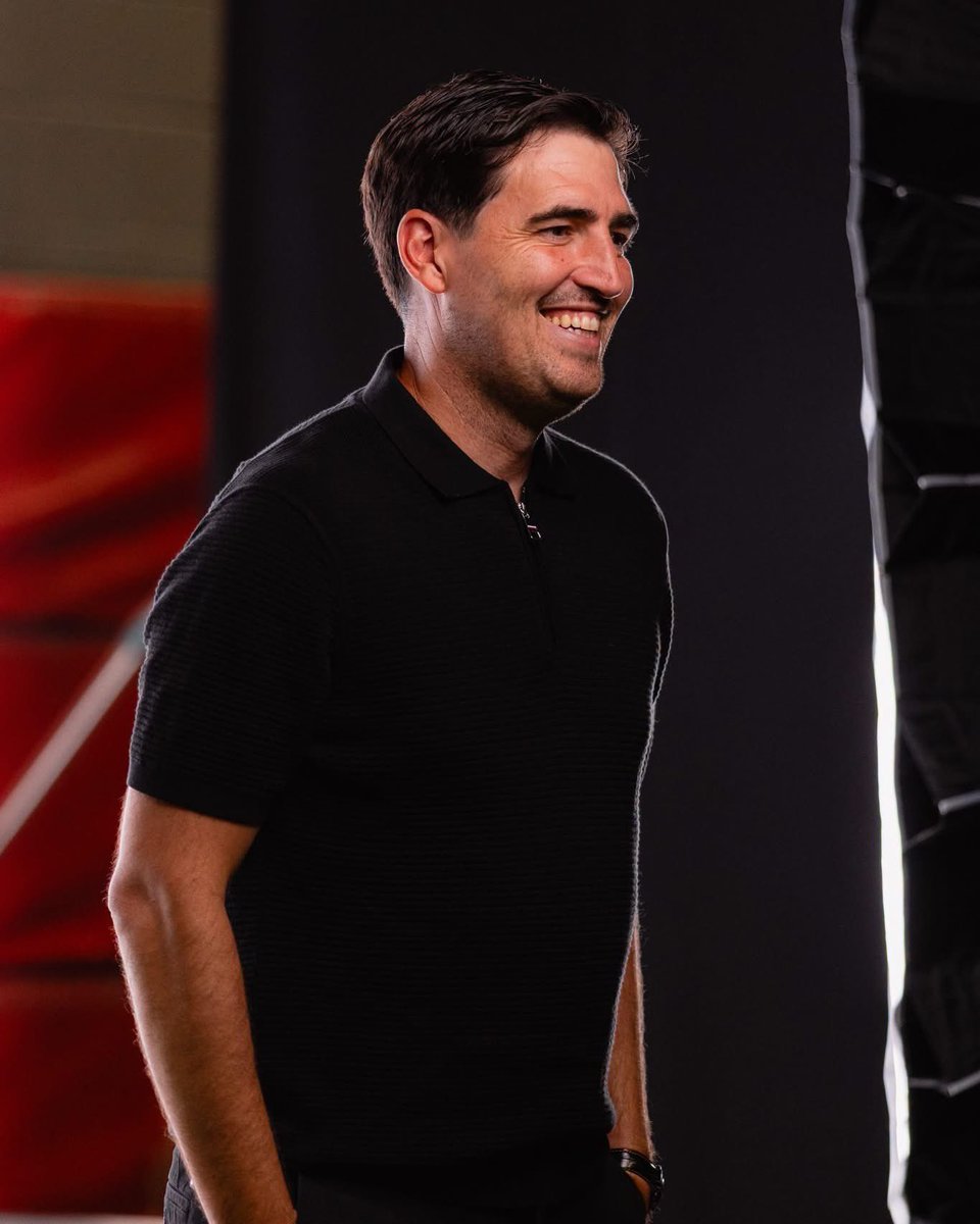 SamueILFC's tweet photo. Andoni Iraola is going into this season without a natural Right Back or a holding midfielder.

Keep this in mind when you judge him. He has been let down in the transfer window. https://t.co/rXjhFqgrCP