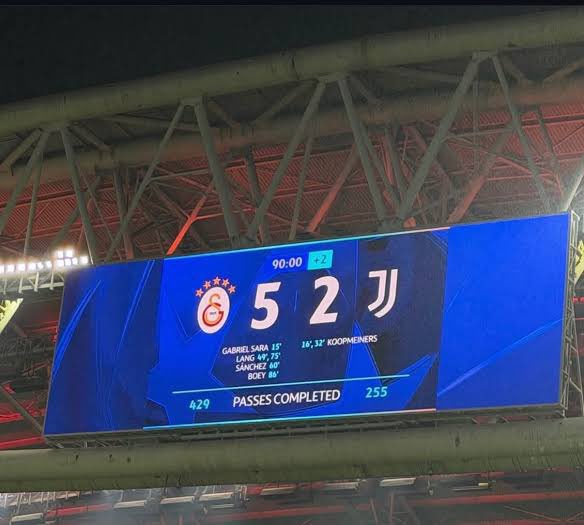 GalaAslaniGS's tweet photo. 🚨 UEFA, geçen sene en ikonik maç olarak Galatasarayın, Juventusu 5-2 yendigi maçı seçti https://t.co/61iOqdLkqz