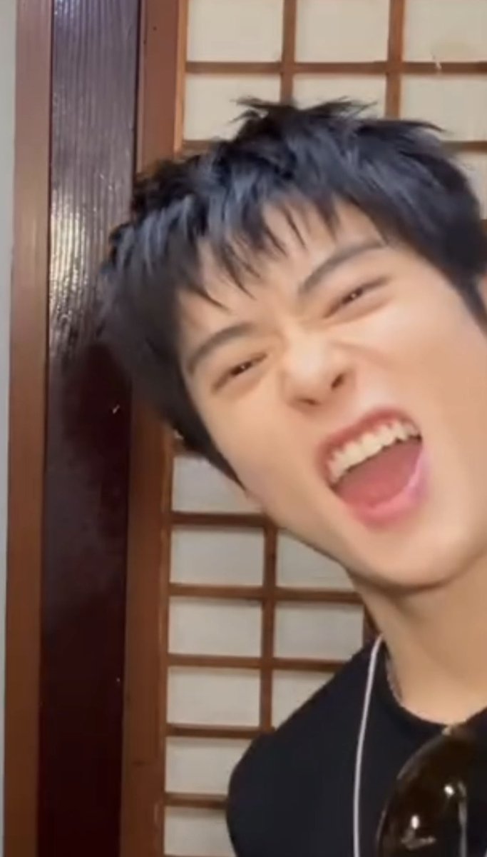 yunotized's tweet photo. he's literally like a cat https://t.co/m0RcIwjHOY