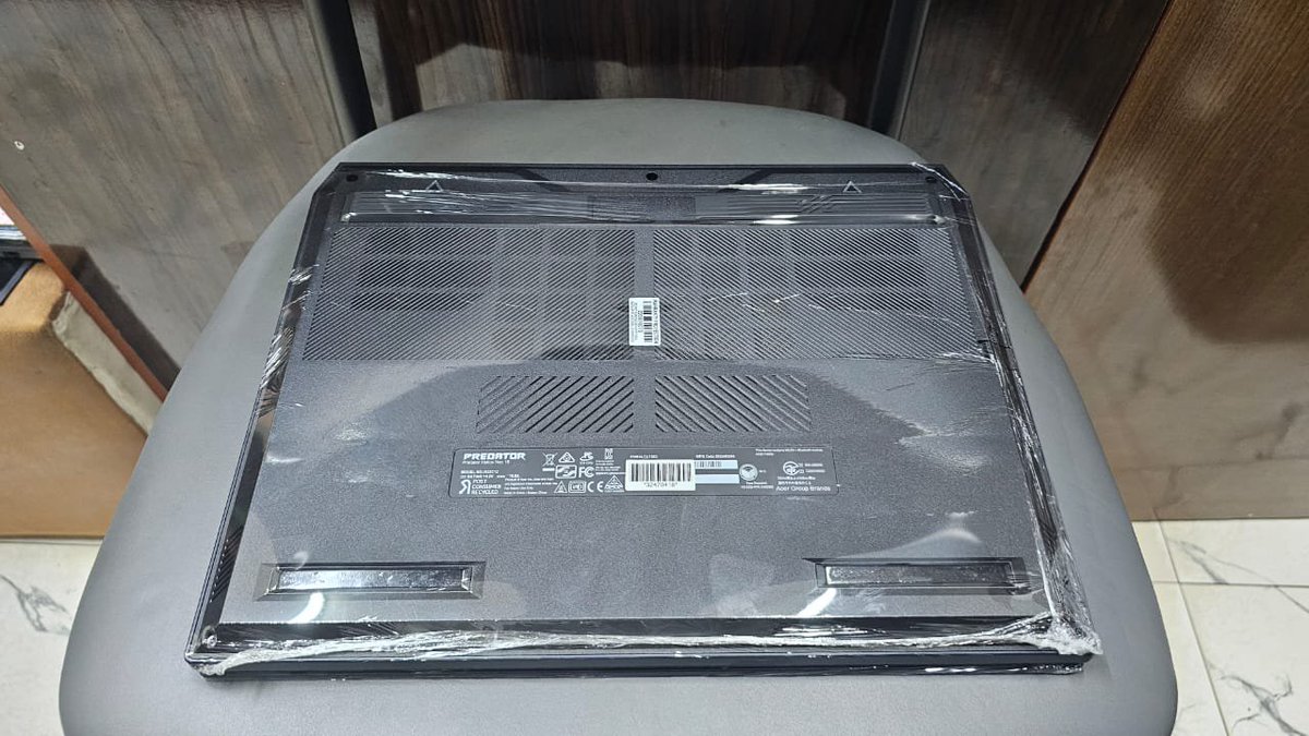 Hellsin138004's tweet photo. ACER PREDATOR HELIOS 16 FOR SALE! 

Core i7 14th Gen | RTX 4060 8GB | 32GB RAM | 1TB SSD | RGB Keyboard

 FREE Gamepad + Mouse
 FREE Delivery Anywhere in Nigeria 

🏷️ ₦2.5M

Perfect for gaming and editing

DM to order.

#AcerPredator #RTX4060 #GamingLaptop #NigeriaTech https://t.co/AYI71SlvVj