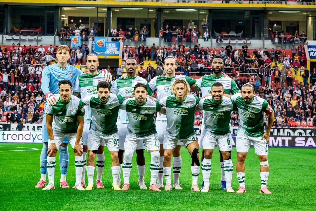 67Kelechi's tweet photo. 🐊🐊💚 💚 https://t.co/81RCnVbhvV