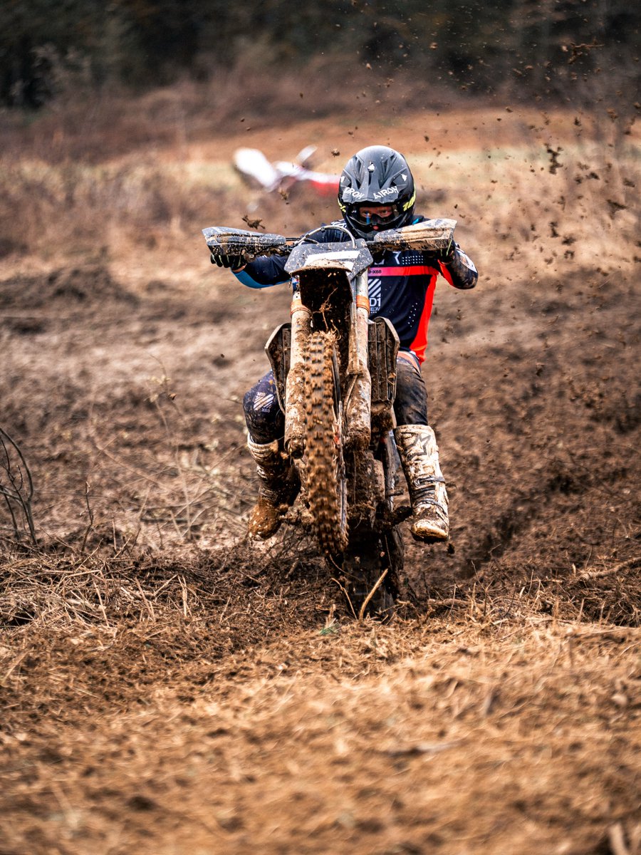 KeeleyPozzb9's tweet photo. Pure passion

MMSR Enduro Družstevná pri Hornáde
📸 @endurko.. https://t.co/p1DCYV9b1F