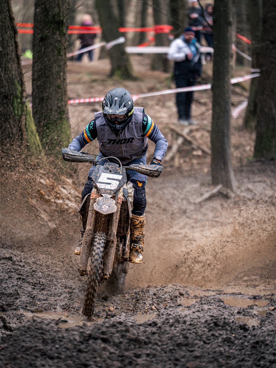 KeeleyPozzb9's tweet photo. Pure passion

MMSR Enduro Družstevná pri Hornáde
📸 @endurko.. https://t.co/p1DCYV9b1F