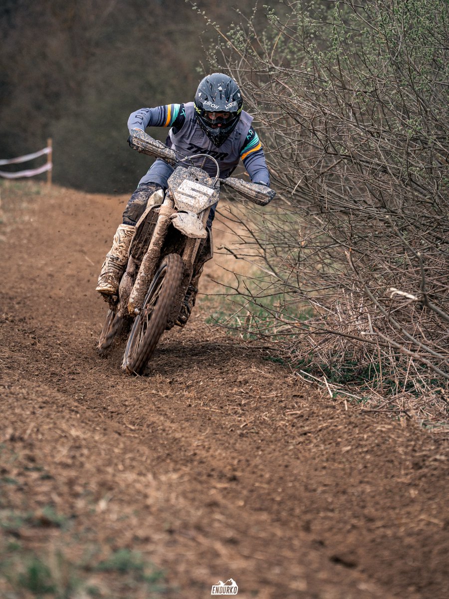 KeeleyPozzb9's tweet photo. Pure passion

MMSR Enduro Družstevná pri Hornáde
📸 @endurko.. https://t.co/p1DCYV9b1F