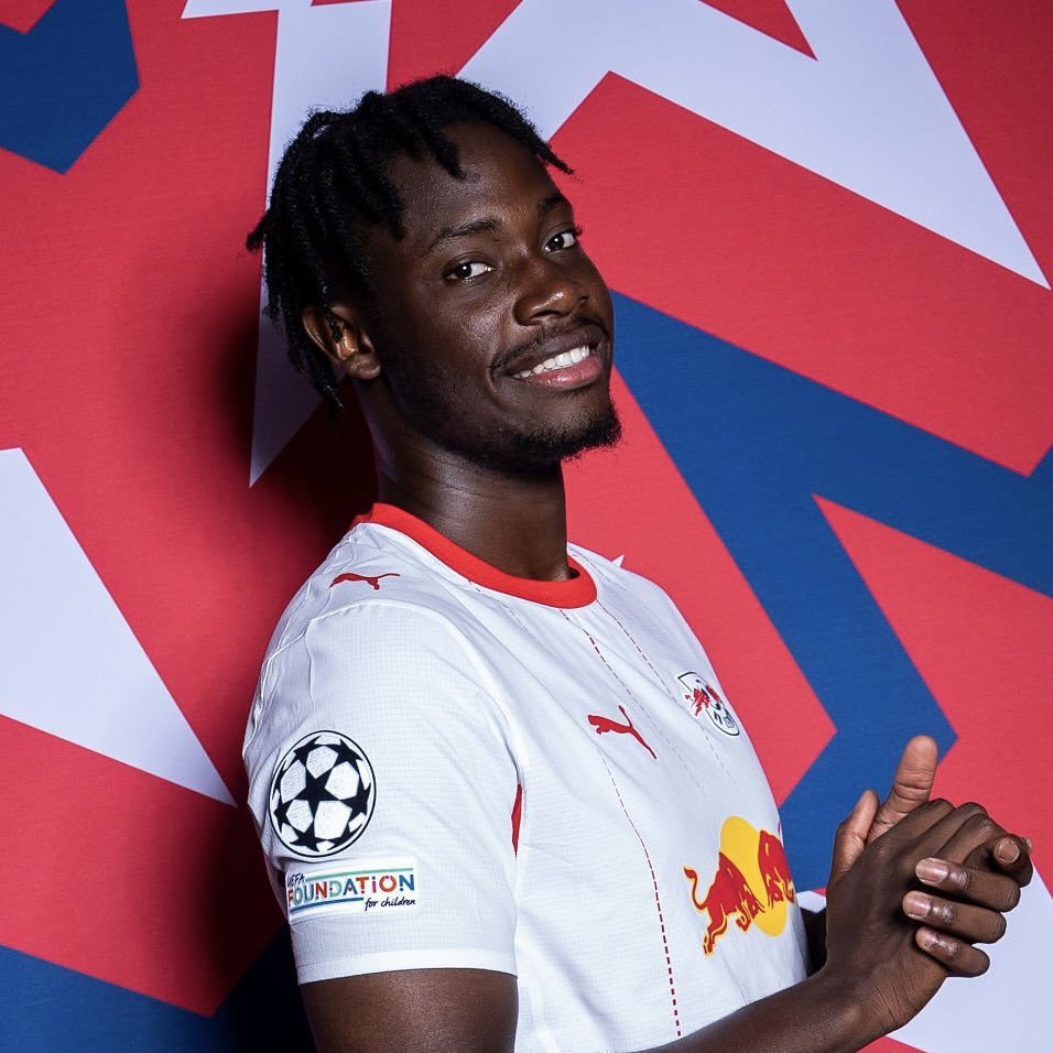 nexygs9's tweet photo. 🚨 #Galatasaray ve Leipzig, Bitshiabu için maaşın karşılanması ve satın alma opsiyonunu içeren kiralık transfer konusunda görüşüyor.

Görüşmeler somut aşamada. Oyuncu, Türkiye’ye gelmeye hazır! 🇹🇷

[@philipphinze24] https://t.co/YMQCg7R4w8