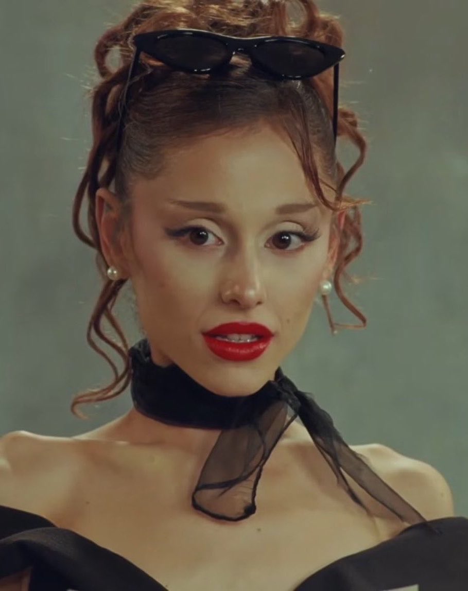 PopCrave's tweet photo. “petal” by Ariana Grande has reached 100 MILLION streams on Spotify.

It’s her 126th song to achieve this. https://t.co/N2l9opoJRA