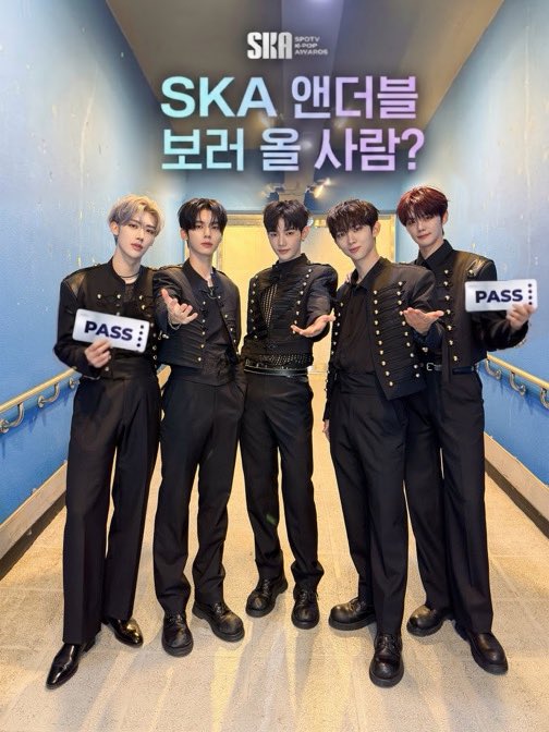 hambukss's tweet photo. SKA에서 빅크의 심장을 가장 뛰게 할 아티스트는.. 완성형 아티스트 앤더블🔥 전원 180 넘는 시원시원한 기럭지에 탄탄한 라이브와 찢어버리는 퍼포먼스까지.ᐟ 킨텍스 꽉 채울 앤더블무대 SKA에서 꼭 눈에 담고 싶어여〰️💓 앤클로의 소원을 들어주실 빅크님⸝⸝⸝⸝🍀

#SPOTVKPOPAWARDS #SKA #BIGC https://t.co/oKAnk96w2q