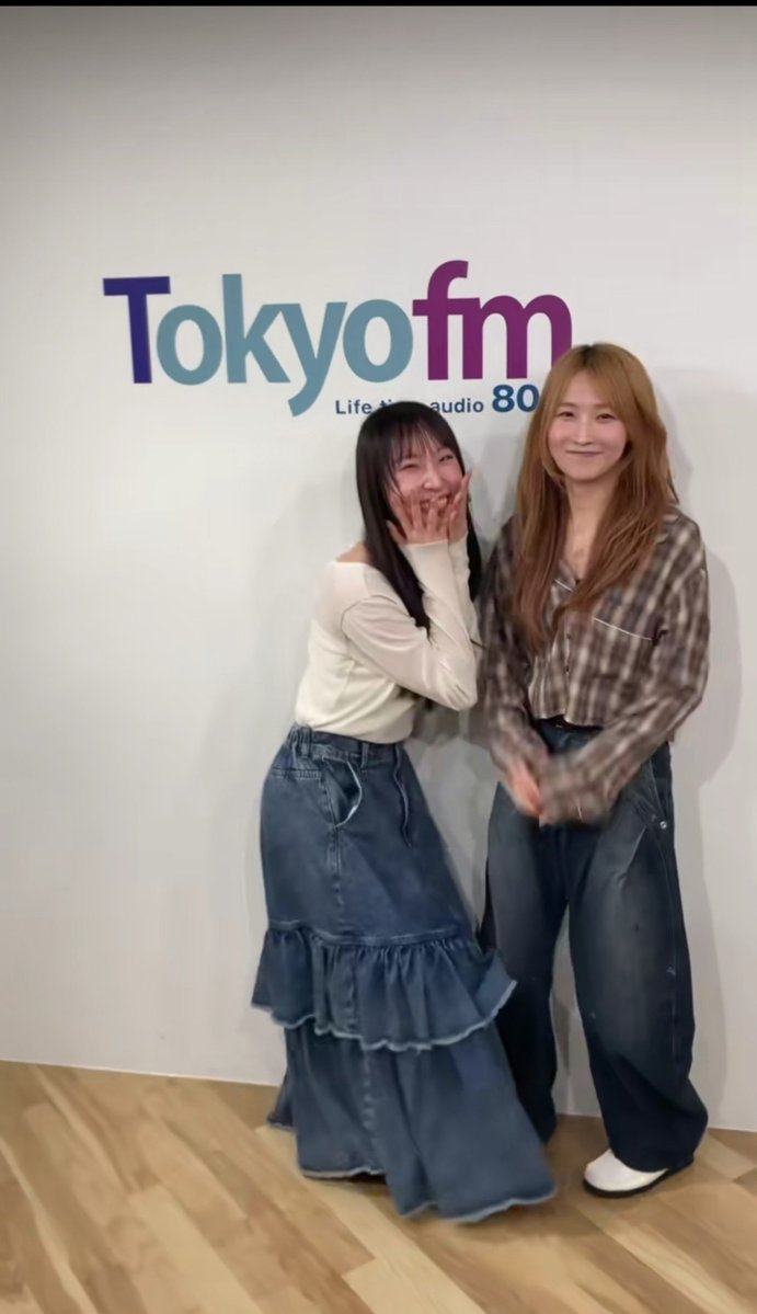 emekyun's tweet photo. 同郷の後輩段原瑠々ちゃんに祈りを捧げられる鞘師里保さん🐳

https://t.co/oYLTuRJqoY https://t.co/L1Rqxlo2cq