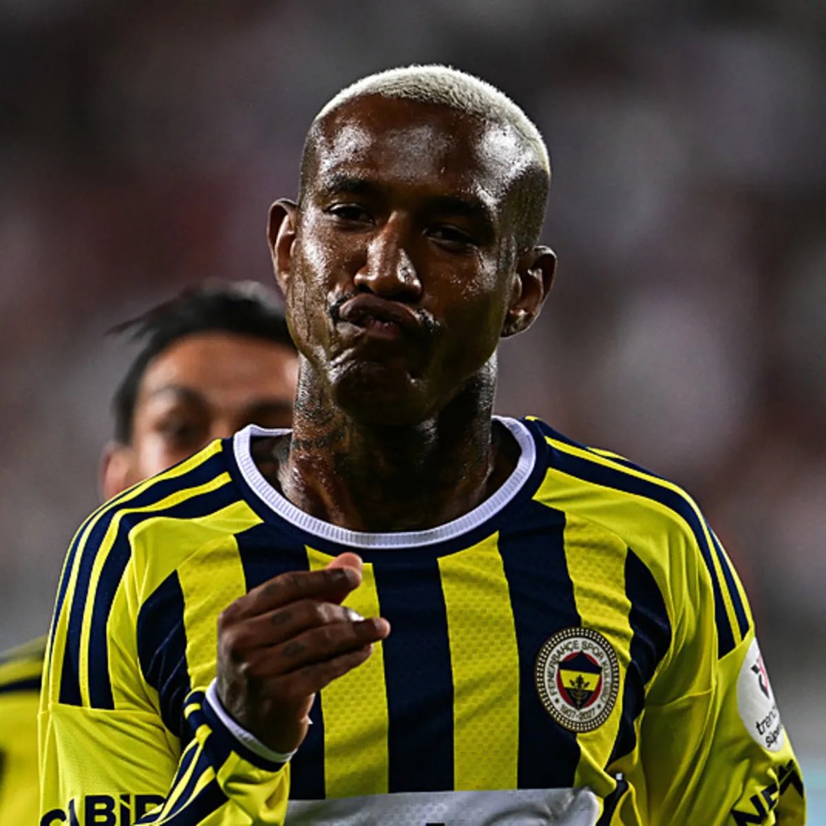 SaracogluSports's tweet photo. Madem transfer sezonu kapandı, takımın en golcü oyuncusu Talisca'yı neden gönderiyoruz? https://t.co/tGVjhLriLD