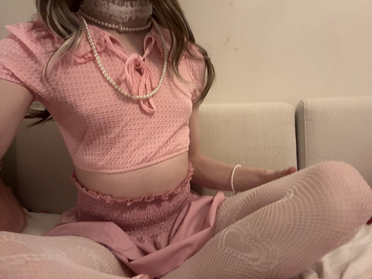 GirlyTyMe's tweet photo. Pink 🌸 https://t.co/oioElDzfv3