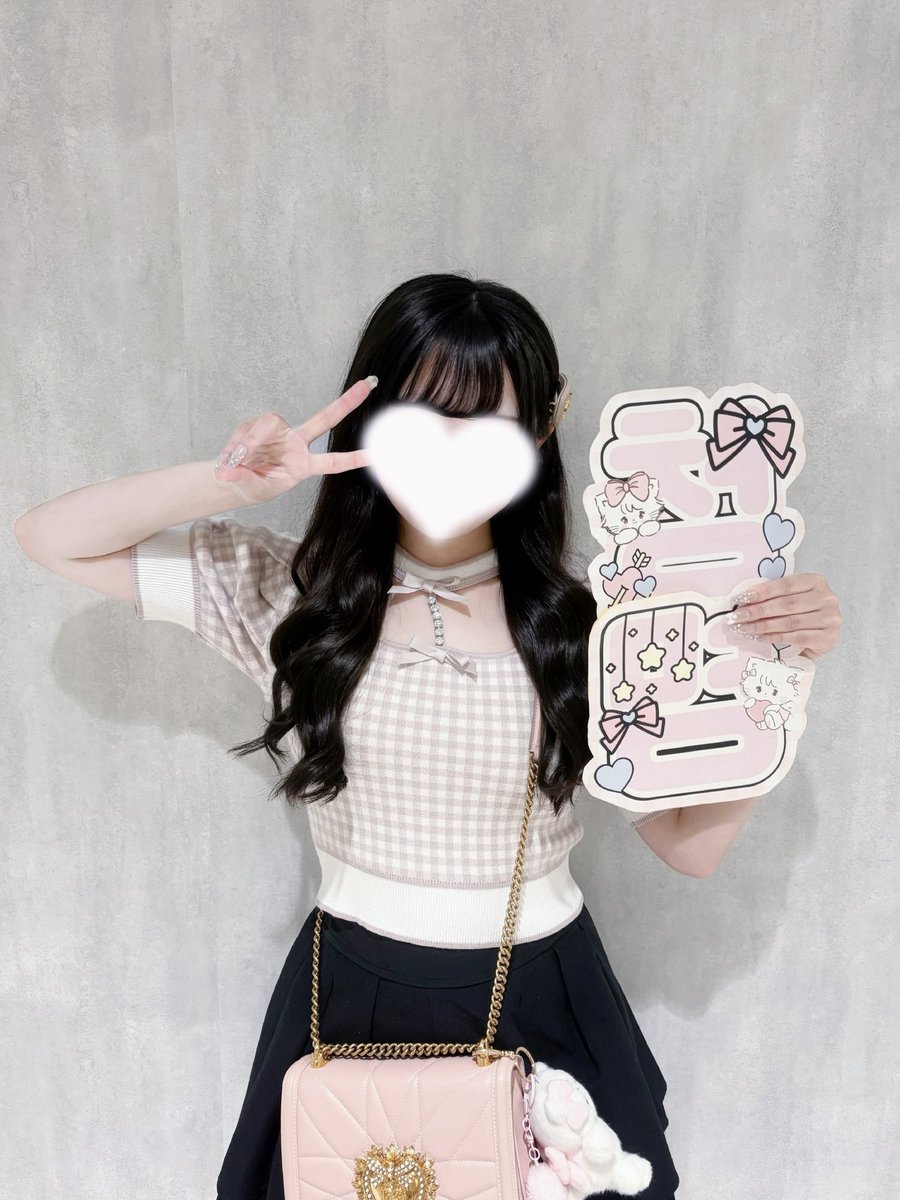 064__nyan's tweet photo. 260825 ꒰ᐡ⸝⸝ᴗ̤  ̫ ɞ̴̶̷⸝⸝꒱ ✌🏻💕 https://t.co/s2ZAdZ0tFT