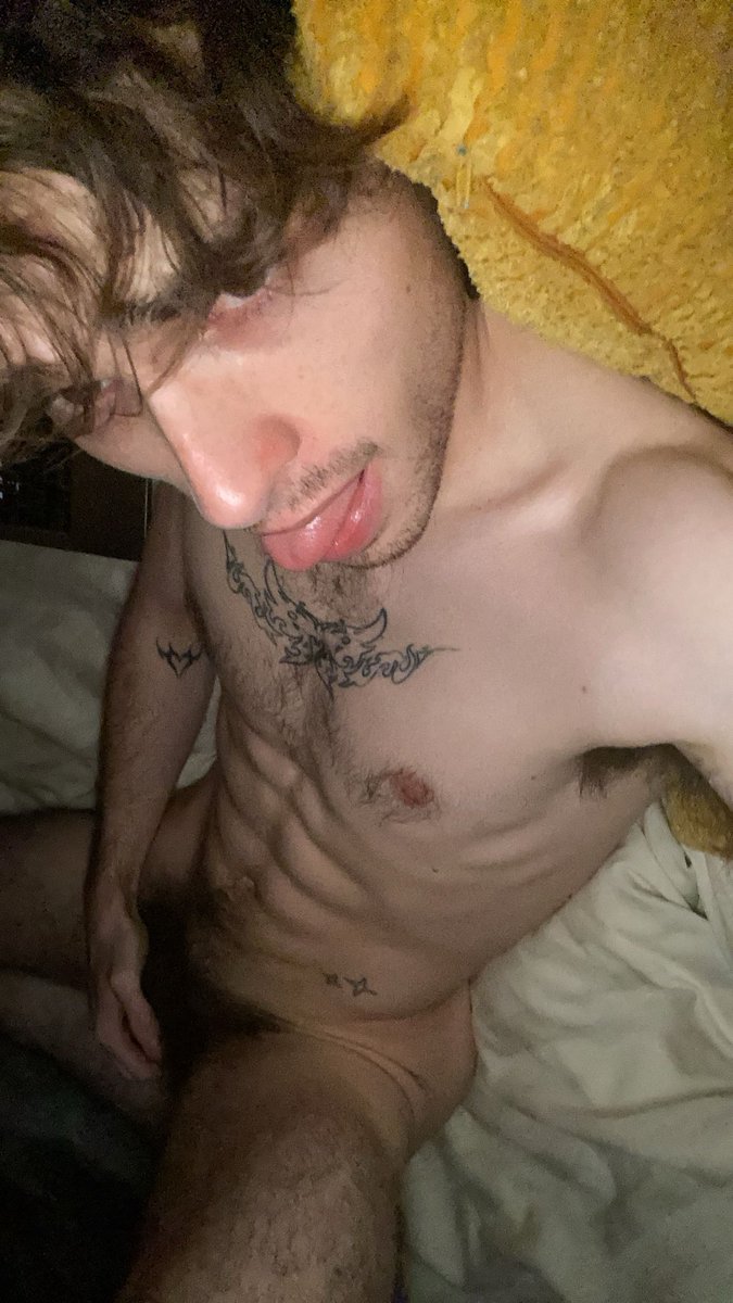 corpsxboy's tweet photo. Late night activities https://t.co/UqGqs4O091