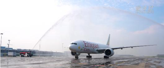 DGAfrica_MFA's tweet photo. Glad to know that on August 28, #EthiopianAirlines inaugurated #Chengdu's first direct all-cargo route to Africa, operated by B777F. The service starts with two weekly flights and will scale to four, with cargo reaching 54 African cities via the Addis Ababa. A new strategic link boosting China-Africa trade. #Aviation #Logistics #BRI