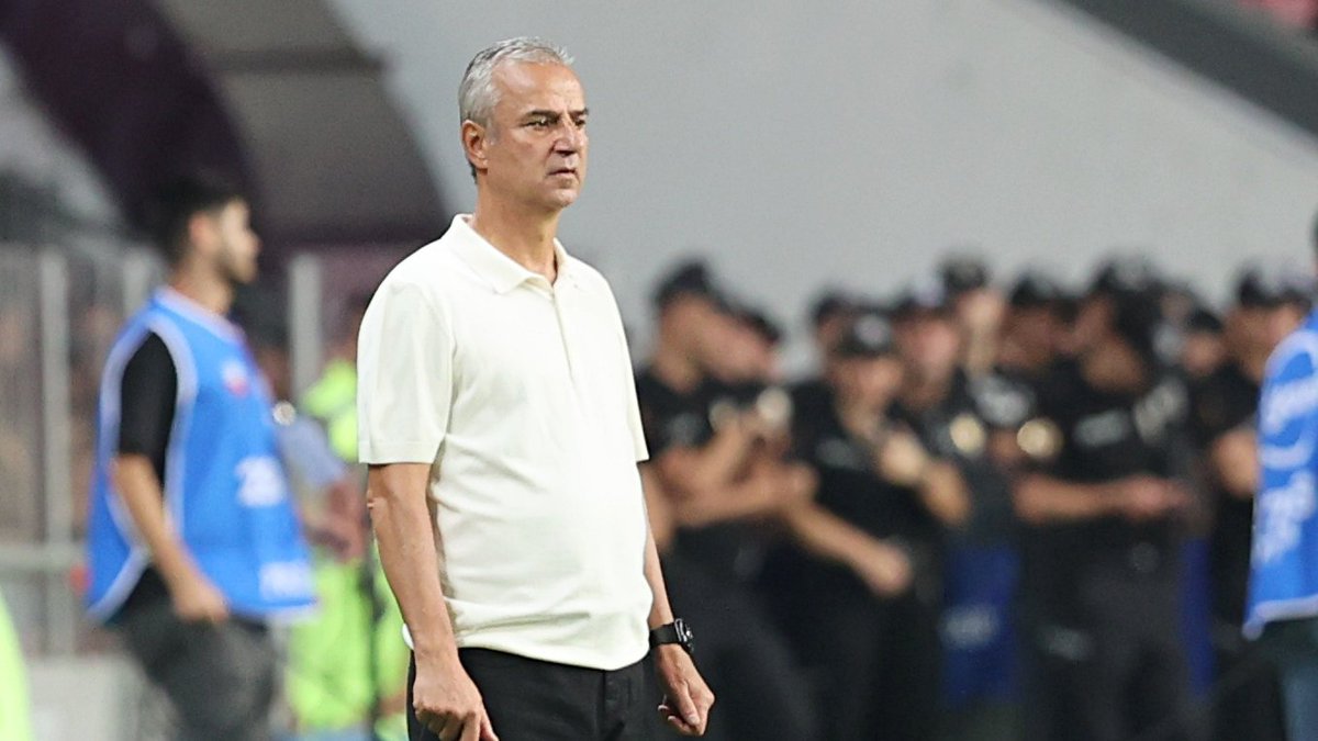 OptaCan's tweet photo. 1 - 2026/27 Süper Lig sezonunun üçüncü haftasında gol yemeyen tek takım olan @Fenerbahce, aynı zamanda rakibine en düşük şut (6) ve beklenen gol değeri (0.53 xGA) imkanı veren ekipti. Kompakt. https://t.co/jK2bL4alVX