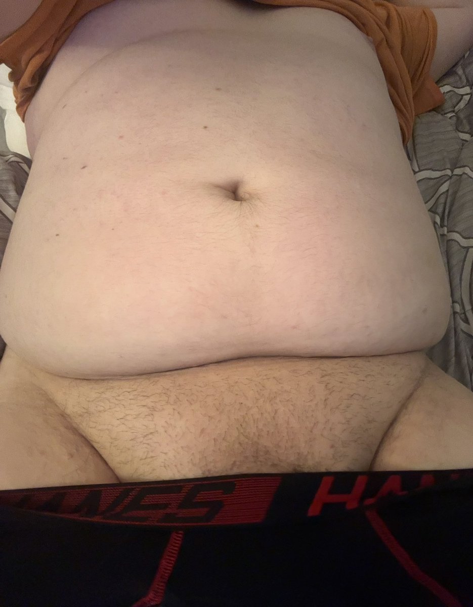 corvidayy's tweet photo. managed to get some pics before work for #TummyTuesday now i just need some belly rubs ~❤️ https://t.co/QmoYOfQlIT