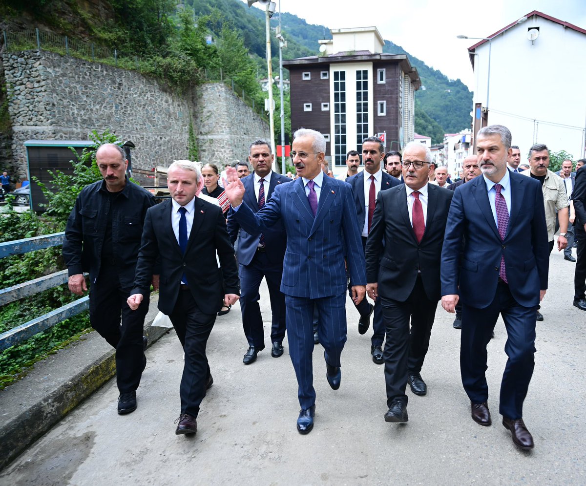 a_uraloglu's tweet photo. 📍Köprübaşı | Trabzon

Trabzon’un tabiatın en güzel renklerini taşıyan ilçesi Köprübaşı’nda, emeğin ve alın terinin sahibi esnafımızla buluştuk. 🌿

Esnafımızın ve vatandaşlarımızın sohbetlerine ortak olarak Trabzon’un gündemine dair görüşlerini ve beklentilerini dinledik. 🤝

Trabzon’un bereketine katkı sunan hemşehrilerimizle birlikte şehrimizin yarınlarına güç katmaya devam ediyoruz. ✨

#TürkiyeHızlanıyor 🇹🇷