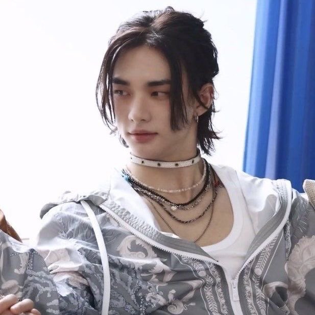 hwanghynjnnie's tweet photo. I need her back this was so hyunjin girlfriend coded https://t.co/7f1JN8aXzN