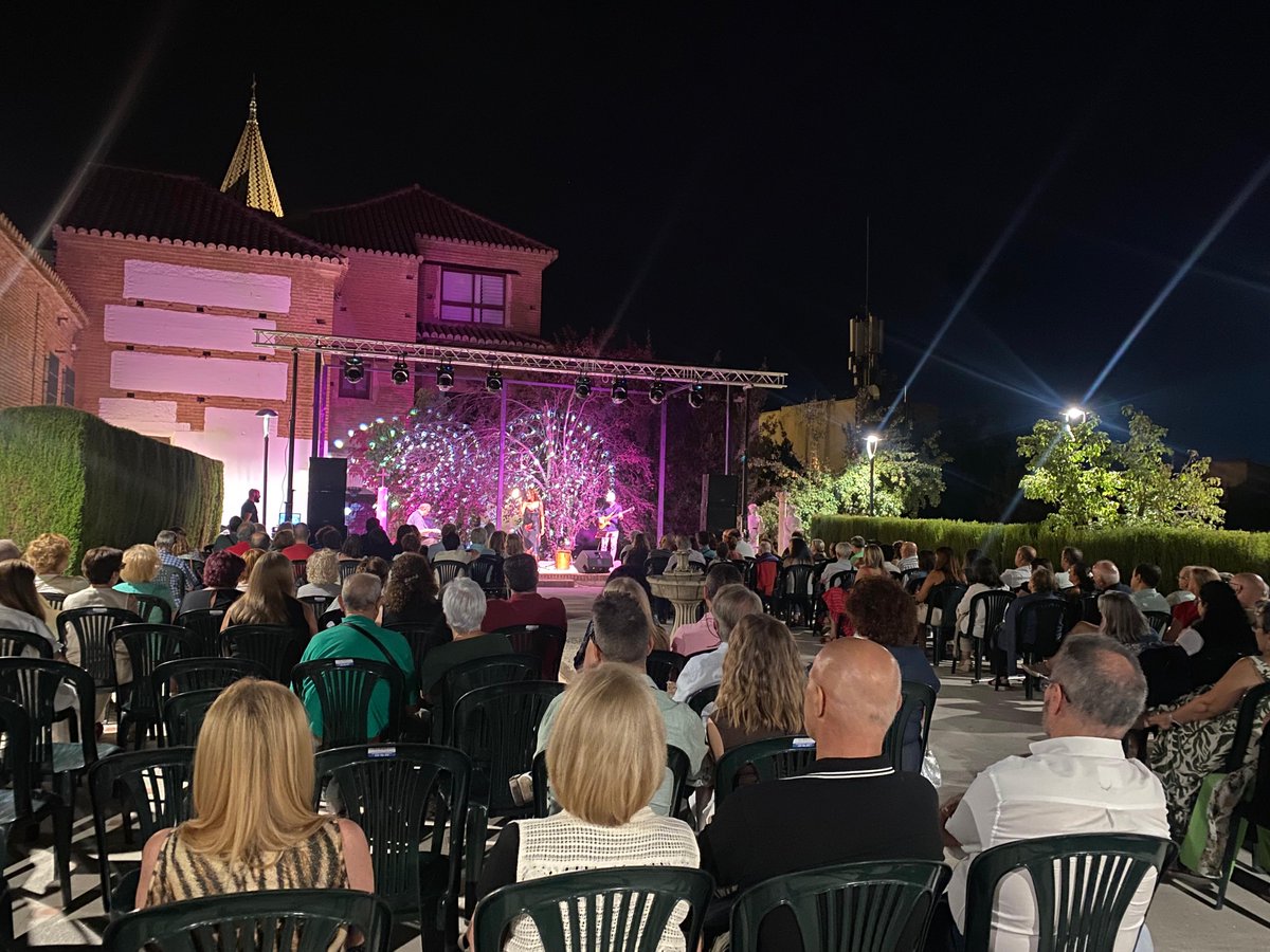 Aytodeguadix's tweet photo. Imágenes más destacadas del lunes 31 de agosto, primer día de la Feria y Fiestas de 2026. https://t.co/KW1TVGG4O8