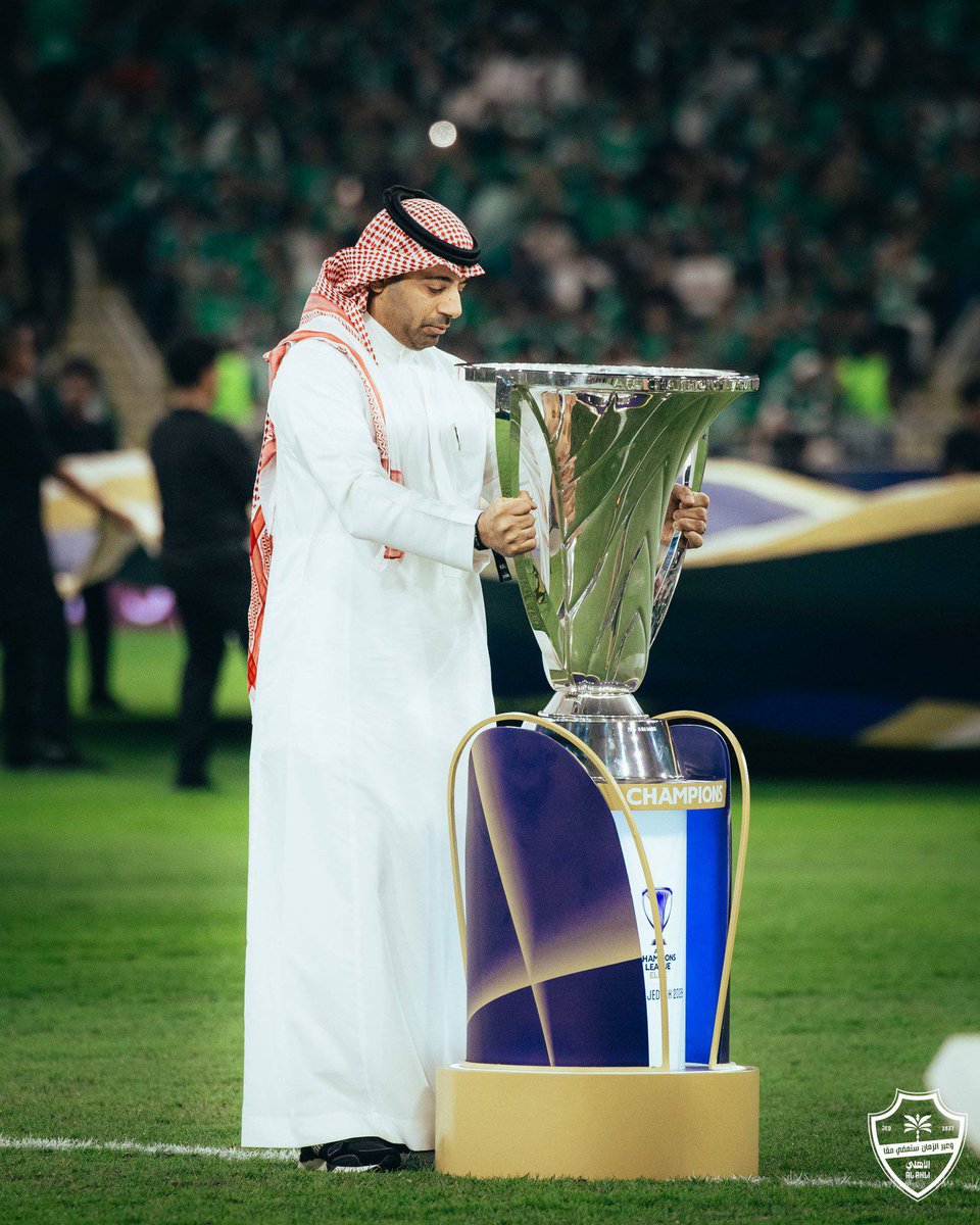 AFCStudio1's tweet photo. جميعنا مع تيسير الجاسم القائد الحقيقي 🟢⚪️. https://t.co/JqV5mNDNYe