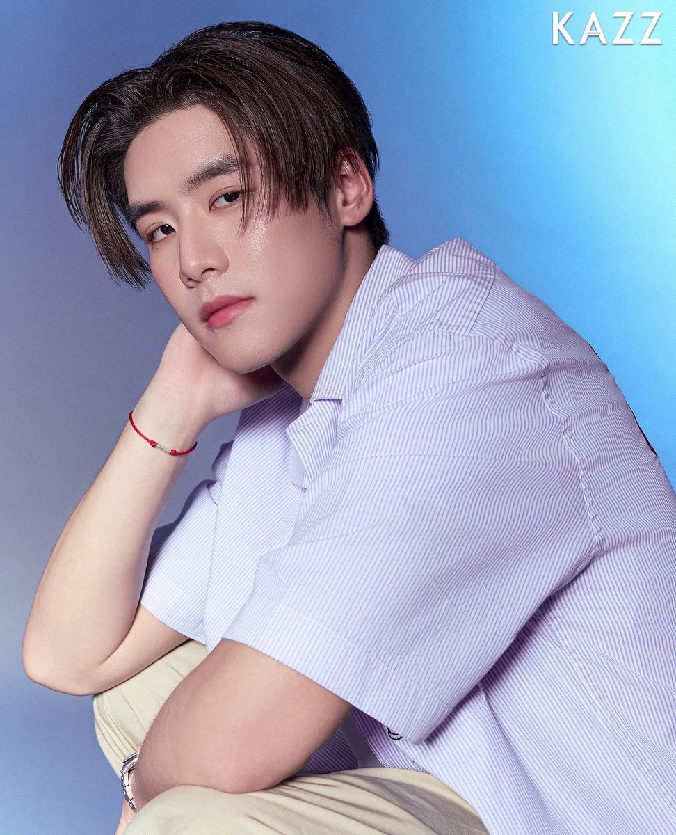 BlueLight_09's tweet photo. Always look handsome 🤍🩵

#AugustLeng 
#LoveDestiny #บุพเพสันนิวาส 
#LengThanaphon https://t.co/RfeZULtFIO