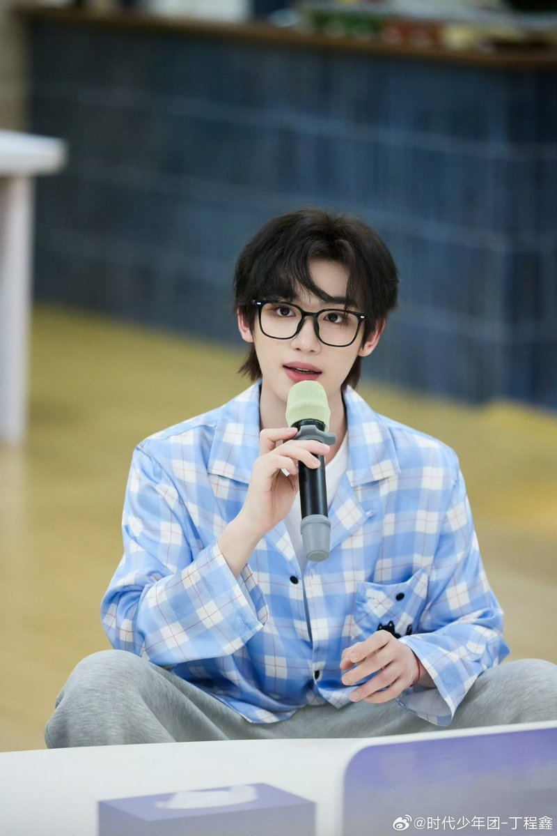 TNTS231119's tweet photo. TNT时代少年团 #丁程鑫 Weibo Updated!
2026.09.01 🦊

“หอพักของพวกเราปิดฉากลงแล้ว! เราได้ทำตามคำสัญญาที่ว่า “ต้องมีความสุขเข้าไว้ อย่ามีเรื่องกังวลใจ” จนสำเร็จ ได้ใช้ชีวิตอย่างเป็นตัวของตัวเองอย่างไร้กังวล ทำตามใจ และปล่อยตัวให้ผ่อนคลาย และได้เรียนรู้แนวคิดใหม่ ๆ มากมาย

ขอให้สถานที่แห่งนี้ที่เปรียบเสมือนบ้าน อบอุ่นอยู่เสมอ และมีความรักอยู่ตลอดไป

#我们的宿舍 #OurDormitory ”

(1/2)

🦊 : https://t.co/DAmBUKpF6u

#DingChengxin #ติงเฉิงซิน #时代少年团 #TNT时代少年团 #TeensinTimes