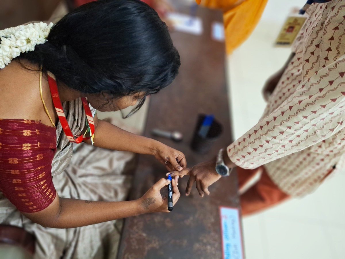 ishavidhya's tweet photo. Learning to Vote

A meticulously simulated digital voting system for the Students Council Election at Isha Vidhya Nagercoil helped students learn the voting process for future use. They used their Student ID cards instead of Voter ID cards for verification before voting. https://t.co/ozhJRNAuTq