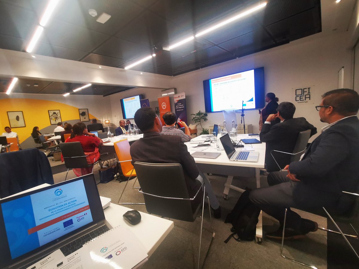 commission_coi's tweet photo. Séminaire #2 COI Horizon2030⤵️
Intelligence collective avec États membres🇰🇲🇫🇷🇲🇬 🇲🇺 🇸🇨 , comité budgétaire, partenaires 🇪🇺 @EUAmbMauritius @AFD_France pour poser de nouveaux jalons de modernisation ➡️ modèle économique, gouvernance + agile, programmation, partenariats renforcés https://t.co/iMlItymsxi