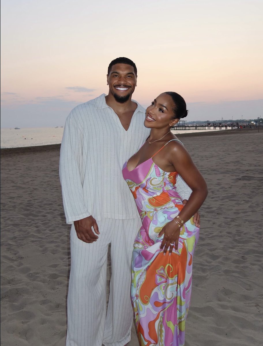 metrofive5's tweet photo. No filter needed when the sky and the love are this real 🥹💗🌸 https://t.co/DC9jv4mv8q