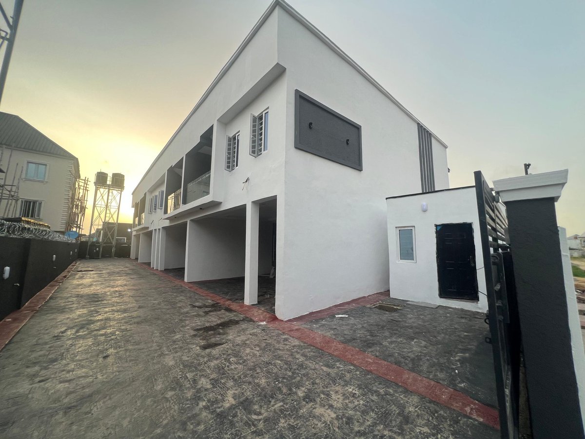 JarusHomes's tweet photo. Fortrose Court 2 — from foundation stage to completion.

This is proof that with the right team, your property investment can move from a plan to reality. Launched in April 2025, we’ve turned the foundation into a stunning development   and we’re just getting started.

Ready to own yours? Subscribe to a unit in any of our ongoing projects today.

Contact : 08060554015