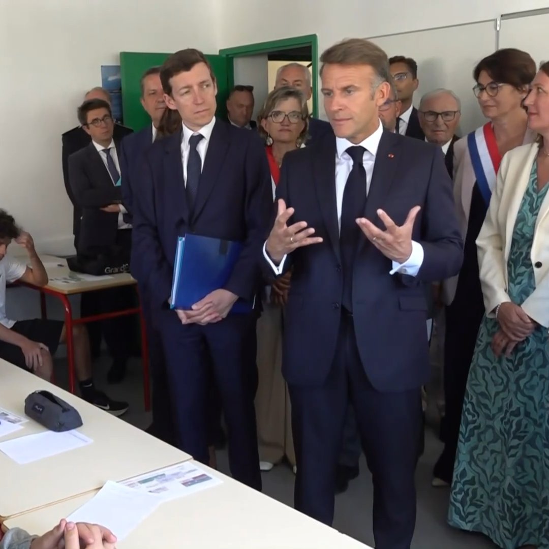 cafepedagogique's tweet photo. Vacances scolaires : le ministre Edouard Geffray ajoute "si l'on réduit d'un mois les vacances, on peut enlever 2 heures de cours par jour" https://t.co/oEe4L6GOCj