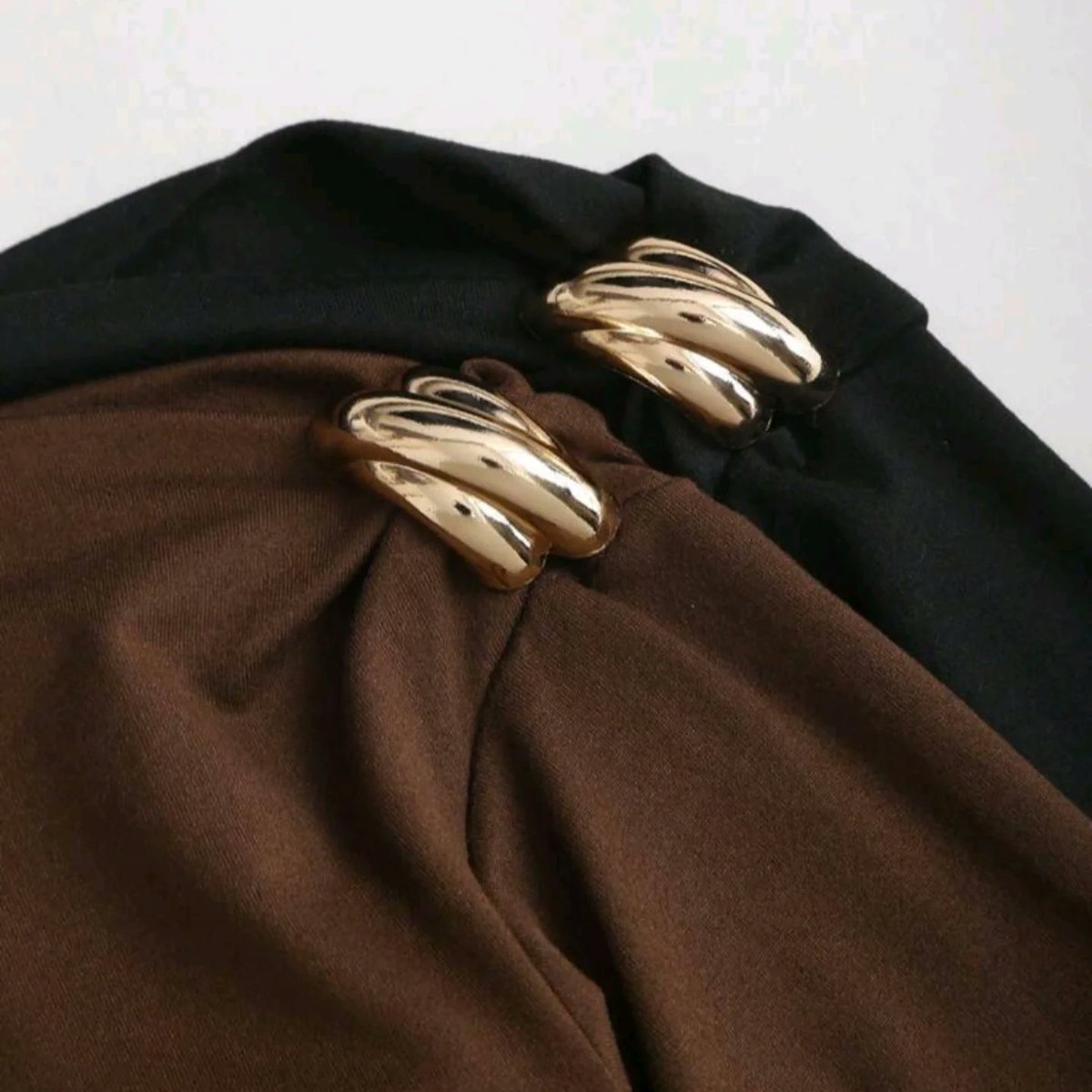 JenniferHyi56k's tweet photo. Blusita con hebilla, talla S. Vendidas. Súper bonitas, ligeras y cómodas. Disponibles para entrega inmediata. https://t.co/eTKtUxFCyC