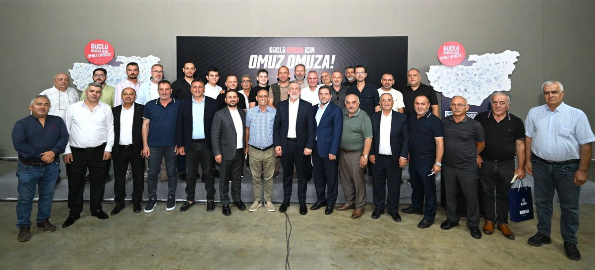 ibrahim_Burkay's tweet photo. Bursa Ticaret ve Sanayi Odası 16. Meslek Komitesi (Un ve Unlu Mamuller İmalatı ile Ticareti) Çalışma Grubumuzla çalışma ofisimizde bir araya geldik. Sektörümüzün gündemini ve önümüzdeki döneme ilişkin önceliklerimizi değerlendirdik. 2030 Vizyonumuz doğrultusunda, sektörümüzün gelişimine katkı sağlayacak çalışmalarımızı ortak akılla sürdüreceğiz.

Sektörümüzün yetkin ve deneyimli isimlerinin buluştuğu Çalışma Grubumuza 2030 Vizyonumuza verdikleri güçlü destek için teşekkür ediyorum.