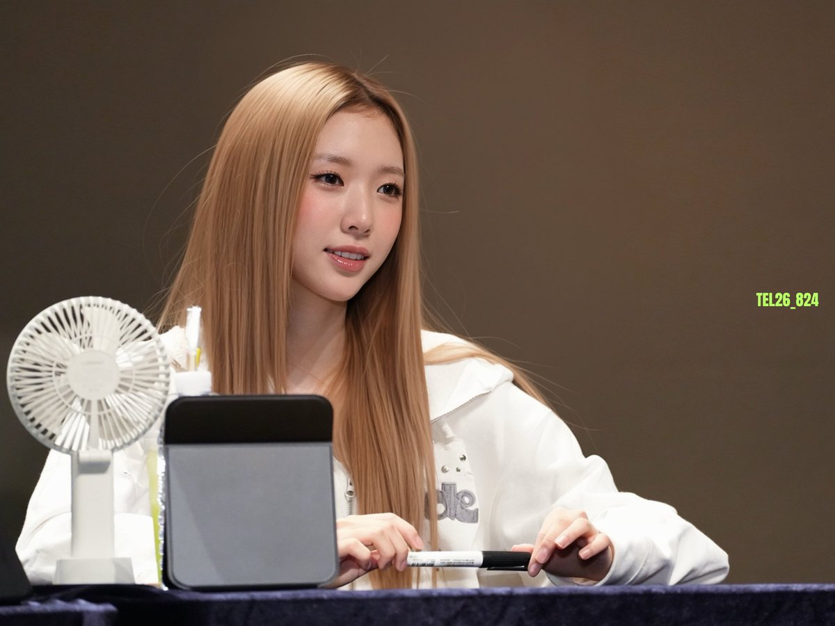 Tel26824's tweet photo. 260830 Music Plant
her Majesty.
#TUIDE #튜이드 #ELENA https://t.co/eg3oSF70Dy