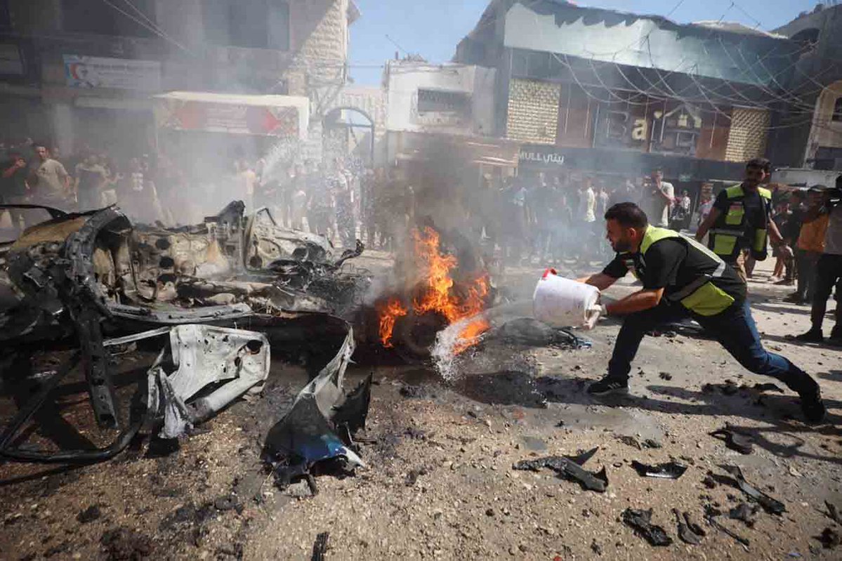 ilkeHaberAjansi's tweet photo. 📌HAMAS: Gazze'deki saldırılar ateşkesin hiçe sayıldığını gösteriyor  

📌HAMAS, siyonist rejimin Gazze Şeridi'ndeki saldırılarını yoğunlaştırmasının ateşkes anlaşmasından doğan yükümlülüklerden kaçındığını ve saldırıların sürdüğünü gösterdiğini bildirdi. 

📌Hareket, ateşkesin garantörlerine saldırıları durdurması için siyonist rejime baskı yapma çağrısında bulundu.

https://t.co/t9C4uh9LvU
