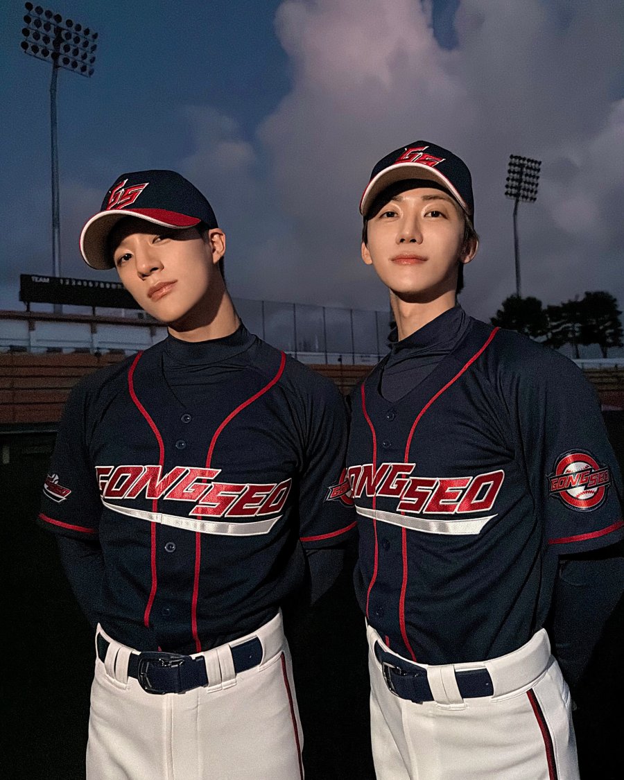 Sahamongkolfilm's tweet photo. เดือนใหม่แล้วยังคิดถึง #WindUp อยู่เลย⚾

ภาพเบื้องหลัง “เจโน่-แจมิน”
เคมีน่ารัก ๆ ที่ใครเห็นก็เผลอยิ้ม

ไปเชียร์พวกเขากันเยอะ ๆ นะ
#ไวนด์อัพ วันนี้ ที่โรงภาพยนตร์
#JENO #JAEMIN #NCTJNJM

ภาพจาก IG: NCT, IG: na.jaemin0813 https://t.co/kwvCn6iBoC