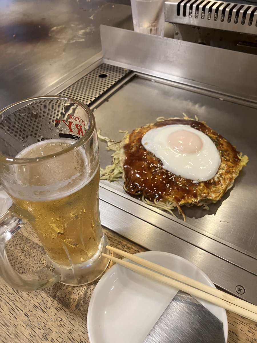 HIROw0sa's tweet photo. 大阪は肥後橋にある広島焼ながいにて。なぜかこの日は大阪のお好み焼き屋に入れなかったけど、広島焼好きだったからよかった☺️大阪って、ひとりだとお断りされてしまうらしい😓 https://t.co/RUKFrc4aRZ