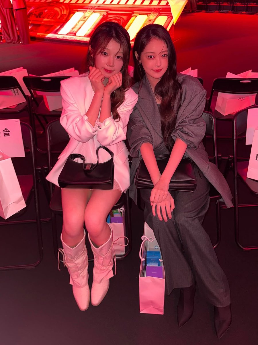 smnarchive's tweet photo. INSTAGRAM #SOHA #소하 &amp; #DOHEE #도희 UPDATE 260901 https://t.co/cMSsSusVe4