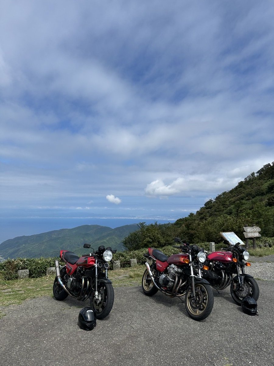 Mf6Topsecret's tweet photo. 箱根〜西伊豆〜沼津漁港ツー。
7時西湘バイパス集合〜11時沼津漁港で昼食〜14時半帰宅。 https://t.co/F8qYHDgNxo