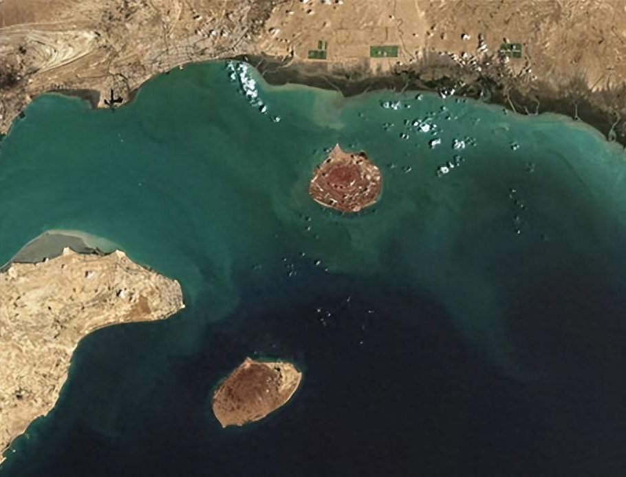 TangLydia11219's tweet photo. Q&amp;A (September 1):
After U.S. forces conducted airstrikes on Larak Island, Iran retaliated against a U.S. military base in Jordan. Do you think this round of conflict will spill over and escalate further? https://t.co/lu1sjthcgj