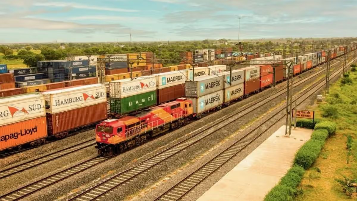 psuconnect's tweet photo. Provigil Surveillance Ltd receives third LOA from state-run DFCCIL to boost critical infra segment
read more at:
https://t.co/TEzCAIZoQx
#PSUConnect #DFCCIL #ProVigil #RailwayInfrastructure #psu @dfccil_india https://t.co/mqKSJx1aOr